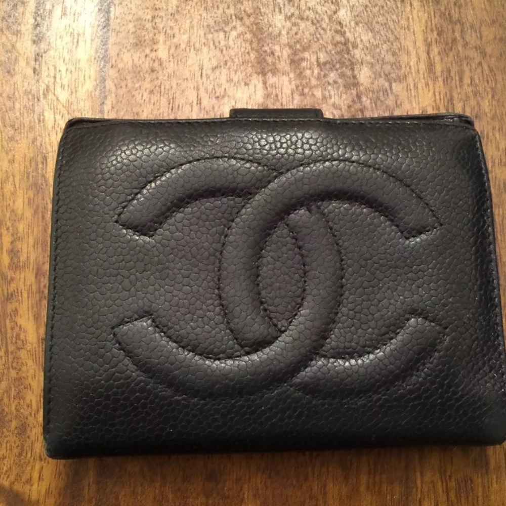 Chanel Caviar Wallet bifold w coin compartment